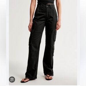 A&F Black high rise Cargo Pants